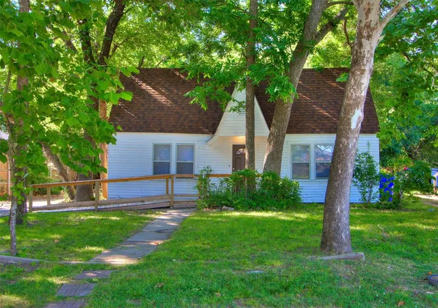 Photo 3 of Single family home for sale at 108 Keith St, Norman, OK 73069 | MLS# 1243120 | Listing updated on 2026-08-11