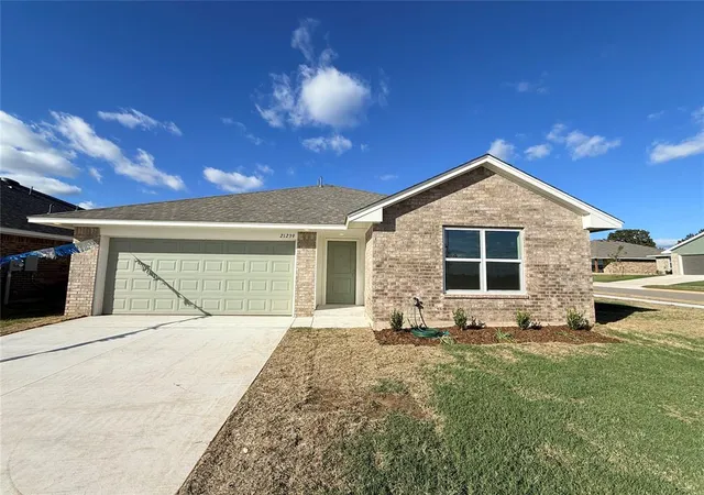 Photo 1 of Single family home for sale at 21239 Se 32nd Street, Harrah, OK 73045 | MLS# 1243122 | Listing updated on 2026-10-20