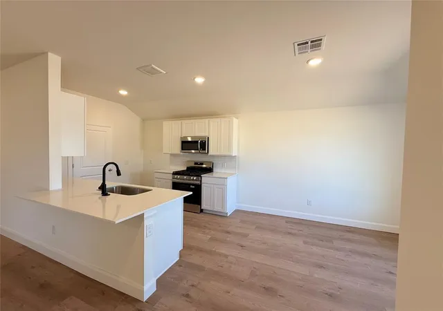 Photo 3 of Single family home for sale at 21239 Se 32nd Street, Harrah, OK 73045 | MLS# 1243122 | Listing updated on 2026-10-09
