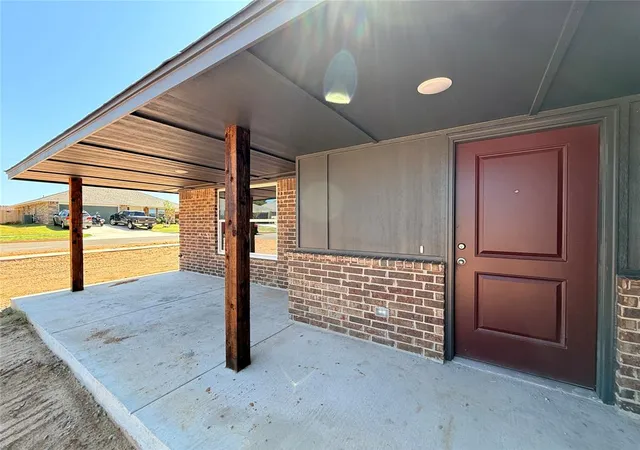 Photo 2 of Single family home for sale at 21240 Se 31st Street, Harrah, OK 73045 | MLS# 1243124 | Listing updated on 2026-10-09