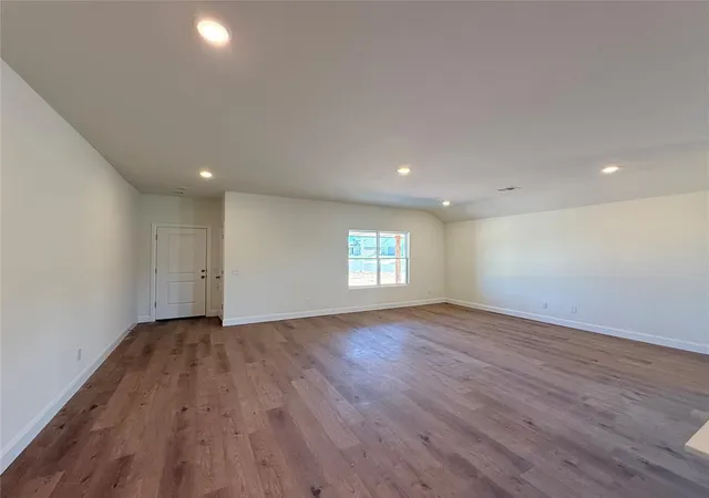 Photo 3 of Single family home for sale at 21240 Se 31st Street, Harrah, OK 73045 | MLS# 1243124 | Listing updated on 2026-10-09