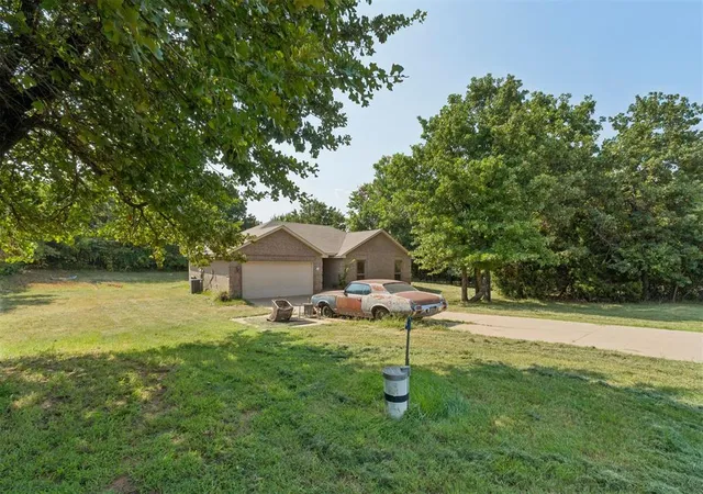 2nd image of 12901 Fox Hole Rd, Edmond, OK 73034 | MLS# 1243128