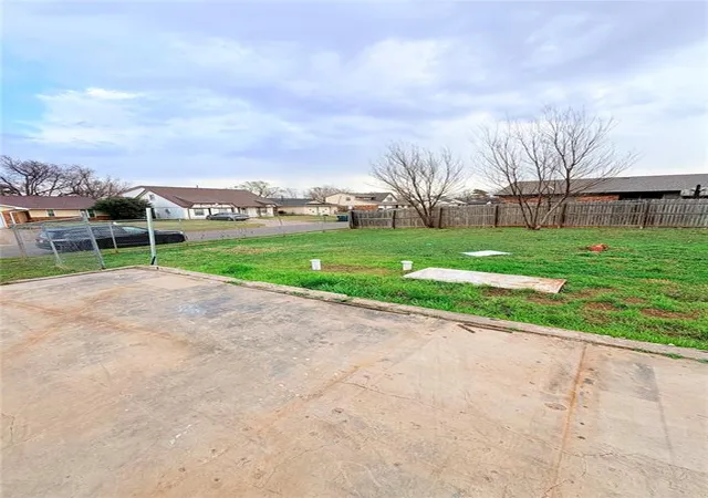 Photo 2 of Sale Pending at 4900 Beacon Hl Rd, Oklahoma City, OK 73135 | MLS# 1243129 | Listing updated on 2026-08-24