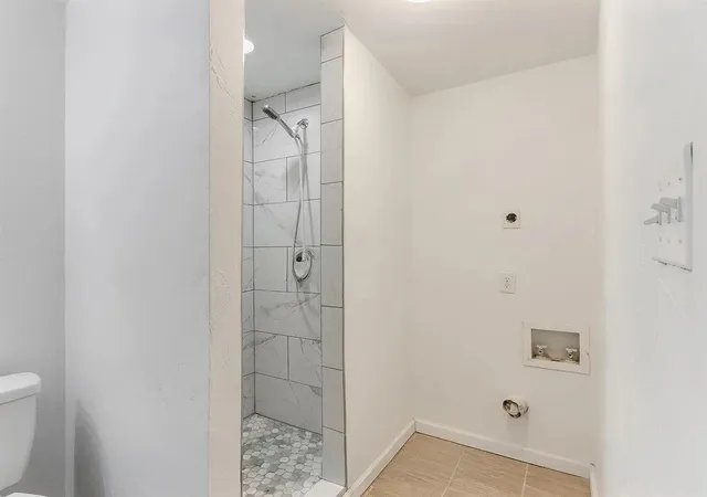 Listing Photo 2 - Condo for sale in building located at 1112 N Ross Ave, Oklahoma City, OK 73107 - Unit #