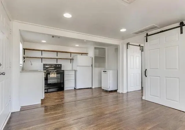 Photo 2 of Multi family home for sale at 1112 N Ross Ave, Oklahoma City, OK 73107 | MLS# 1243144 | Listing updated on 2026-08-07