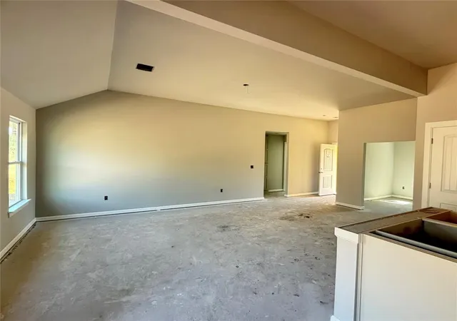 Photo 4 of Single family home for sale at 527 Condor Cir, Norman, OK 73072 | MLS# 1243164 | Listing updated on 2026-10-16