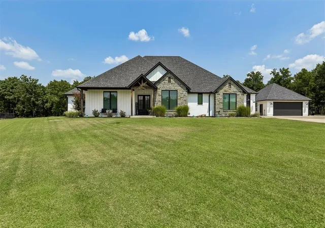 1st image of 906 Drake Dr, Choctaw, OK 73020 | MLS# 1243168