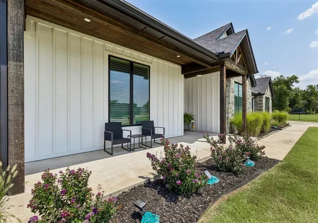 Photo 3 of Single family home for sale at 906 Drake Dr, Choctaw, OK 73020 | MLS# 1243168 | Listing updated on 2026-08-06