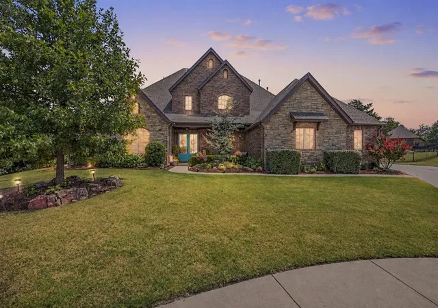 Photo 2 of Single family home for sale at 9300 Nw 97th Circle, Yukon, OK 73099 | MLS# 1243169 | Listing updated on 2026-10-05
