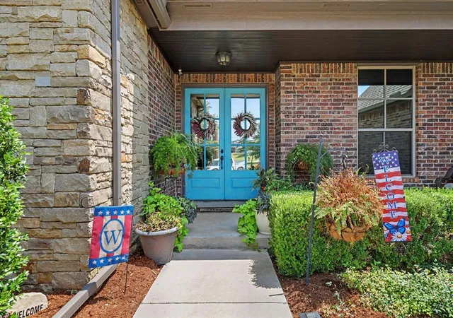 Photo 3 of Single family home for sale at 9300 Nw 97th Circle, Yukon, OK 73099 | MLS# 1243169 | Listing updated on 2026-10-05