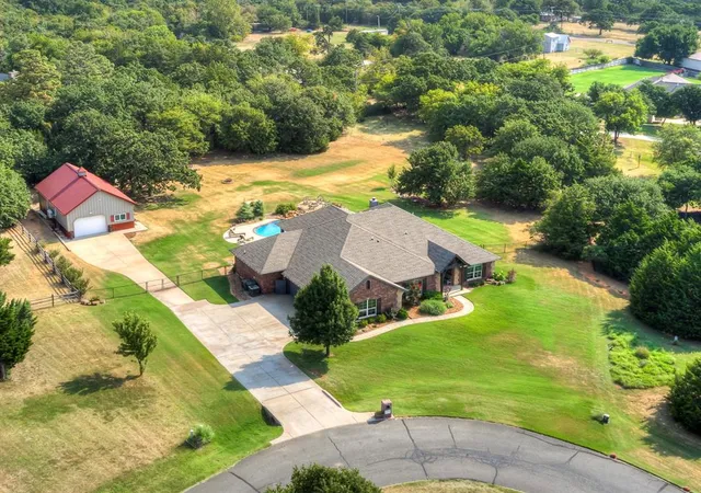 1st image of 1275 Stone Ridge Dr, Edmond, OK 73034 | MLS# 1243181