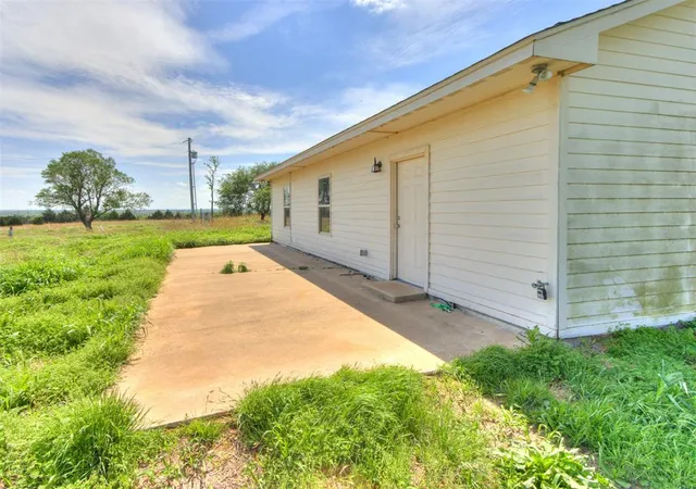Photo 3 of Single family home for sale at 2975 S Academy Rd, Guthrie, OK 73044 | MLS# 1243196 | Listing updated on 2026-08-06