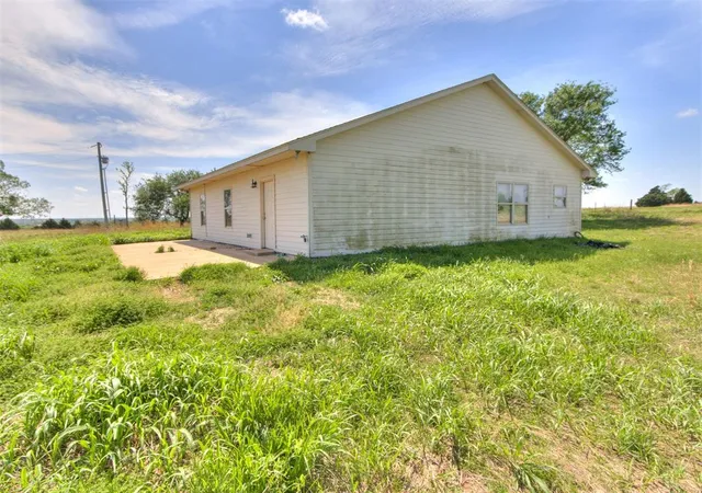 Photo 4 of Single family home for sale at 2975 S Academy Rd, Guthrie, OK 73044 | MLS# 1243196 | Listing updated on 2026-08-06