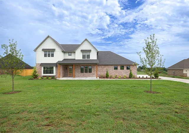 2nd image of 2920 Edgefield Ln, Norman, OK 73073 | MLS# 1243201