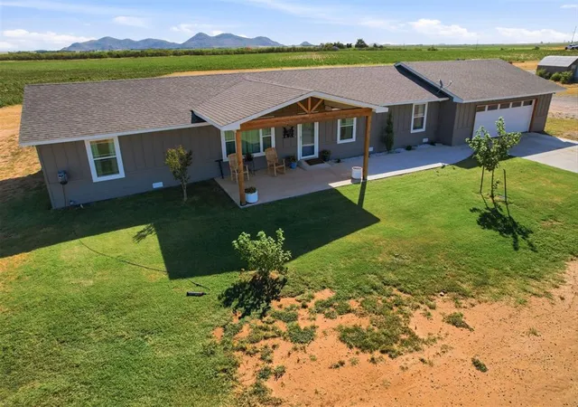 Photo 2 of Single family home for sale at 21105 E County Rd 162, Headrick, OK 73549 | MLS# 1243219 | Listing updated on 2026-09-01