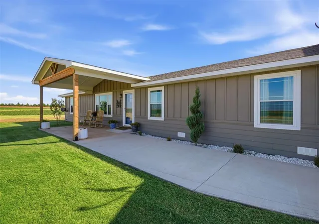 Photo 3 of Single family home for sale at 21105 E County Rd 162, Headrick, OK 73549 | MLS# 1243219 | Listing updated on 2026-09-01