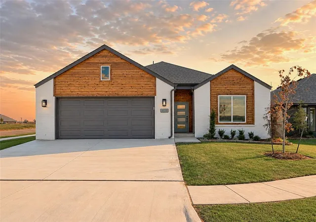 Photo 1 of Single family home for sale at 4132 Overlook Pass, Edmond, OK 73025 | MLS# 1243228 | Listing updated on 2026-09-15