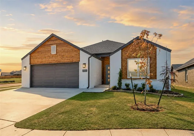Photo 2 of Single family home for sale at 4132 Overlook Pass, Edmond, OK 73025 | MLS# 1243228 | Listing updated on 2026-09-15
