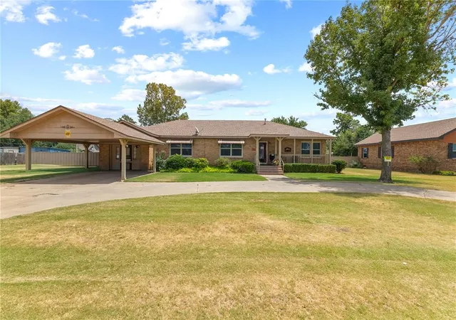 2nd image of 502 3rd St, Fort Cobb, OK 73038 | MLS# 1243238