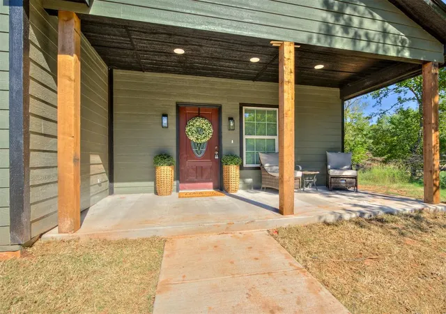 Photo 3 of Single family home for sale at 712 E Lincoln Ave, Guthrie, OK 73044 | MLS# 1243252 | Listing updated on 2026-08-12