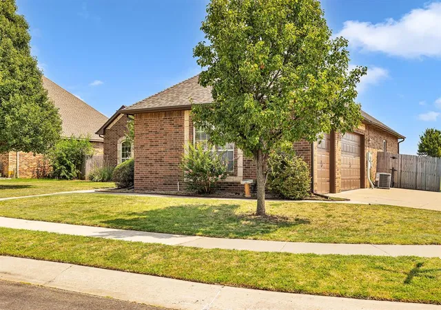 Photo 3 of Single family home for sale at 4712 SW 126th Place, Oklahoma City, OK 73173 | MLS# 1243259 | Listing updated on 2026-09-01