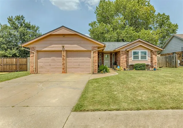Photo 1 of Single family home for sale at 409 Williams Dr, Moore, OK 73160 | MLS# 1243260 | Listing updated on 2026-09-25