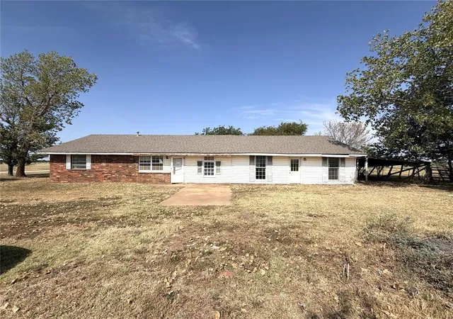 2nd image of 1686 County Road 1264 Road, Tuttle, OK 73089 | MLS# 1243266