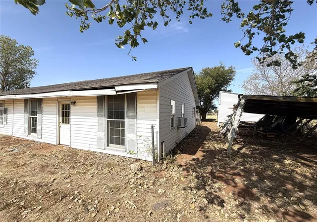 Photo 3 of Sale Pending at 1686 County Rd 1264, Tuttle, OK 73089 | MLS# 1243266 | Listing updated on 2026-08-14