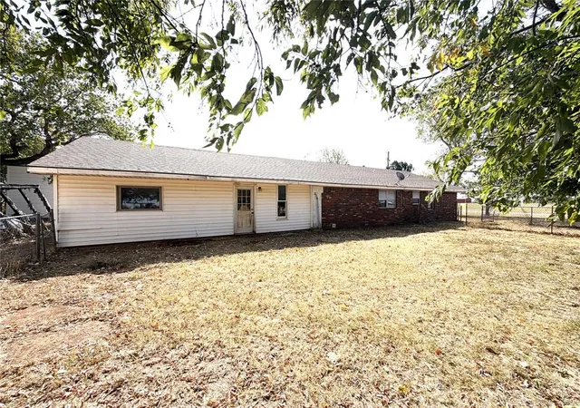 Photo 4 of Sale Pending at 1686 County Rd 1264, Tuttle, OK 73089 | MLS# 1243266 | Listing updated on 2026-08-14