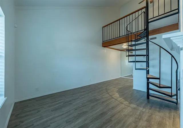 Listing Photo 4 - Condo for sale in building located at 11130 Stratford Dr, Oklahoma, OK 73120 - Unit #418