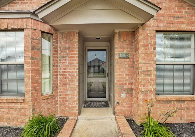 Photo 1 of Single family home for sale at 1008 Sw 23rd Street, Moore, OK 73170 | MLS# 1243282 | Listing updated on 2026-10-13