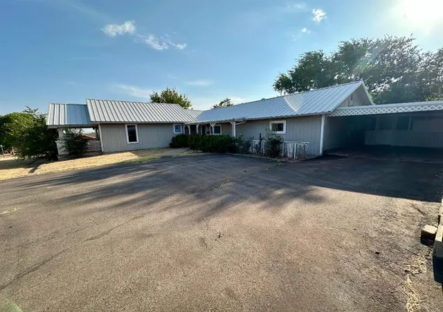 4th image of 201 S 9th Street, Cheyenne, OK 73628 | MLS# 1243290