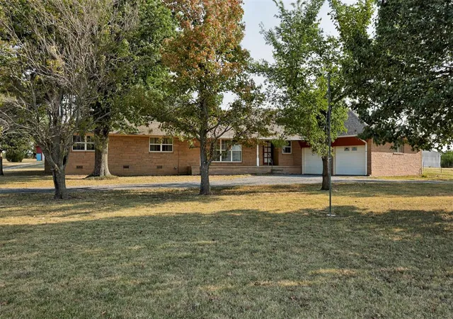 2nd image of 332852 E 1060 Rd, Mc Loud, OK 74851 | MLS# 1243292
