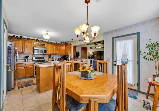 Photo 4 of Sale Pending at 401 SE Lancelot Ln, Lawton, OK 73501 | MLS# 1243301 | Listing updated on 2026-08-25