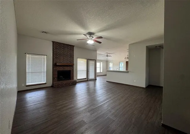 2nd image of 420 E Twelve Oaks Ter, Mustang, OK 73064 | MLS# 1243310