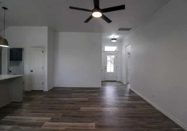 5th image of 532 Grand Sycamore Wy, Washington, OK 73093 | MLS# 1243317