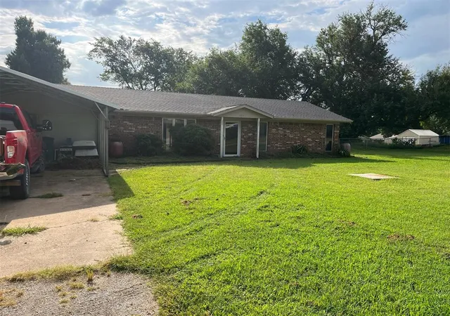 1st image of 402 Se 3rd St, Perkins, OK 74059 | MLS# 1243320