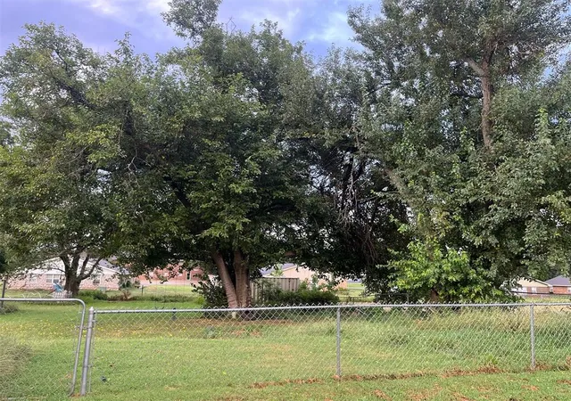 33rd image of 402 Se 3rd St, Perkins, OK 74059 | MLS# 1243320