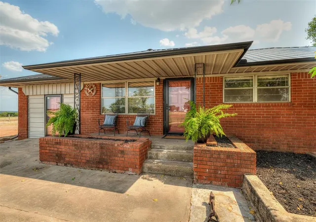 2nd image of 10425 W County Road 74 Road, Crescent, OK 73028 | MLS# 1243327