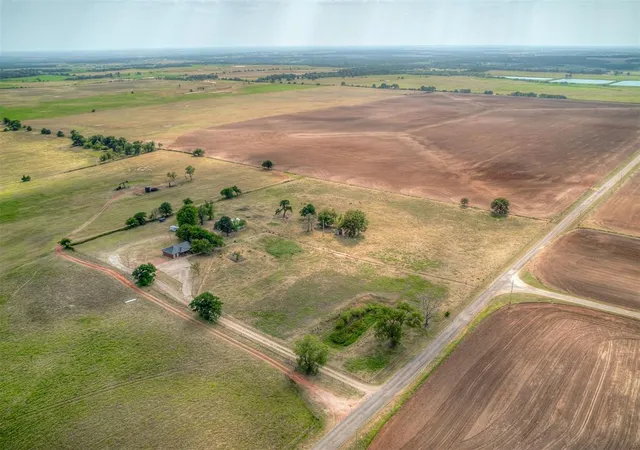 3rd image of 10425 W County Road 74 Road, Crescent, OK 73028 | MLS# 1243327