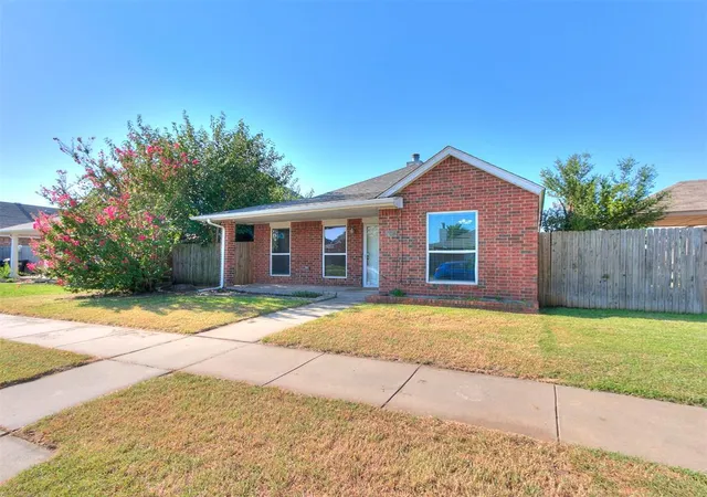 48th image of 1402 Sw 23rd St, Moore, OK 73170 | MLS# 1243332