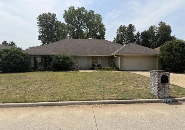 1st image of 9216 Nw Lansbrook Ln, Oklahoma City, OK 73132 | MLS# 1243336
