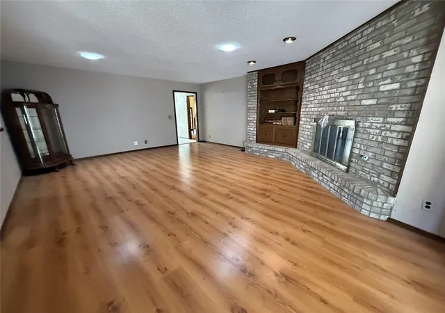 Photo 4 of Single family home for sale at 9216 NW Lansbrook Ln, Oklahoma City, OK 73132 | MLS# 1243336 | Listing updated on 2026-10-05