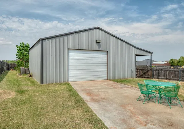Photo 3 of Sale Pending at 3833 Richards Way, Piedmont, OK 73078 | MLS# 1243364 | Listing updated on 2026-08-17