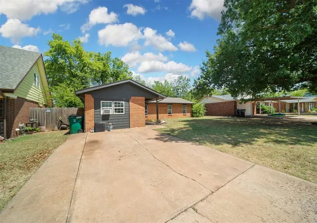 Photo 3 of Sale Pending at 225 Allenhurst Ave, Oklahoma City, OK 73114 | MLS# 1243369 | Listing updated on 2026-09-18