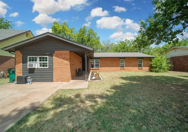 Photo 3 of Sale Pending at 225 Allenhurst Ave, Oklahoma City, OK 73114 | MLS# 1243369 | Listing updated on 2026-09-18