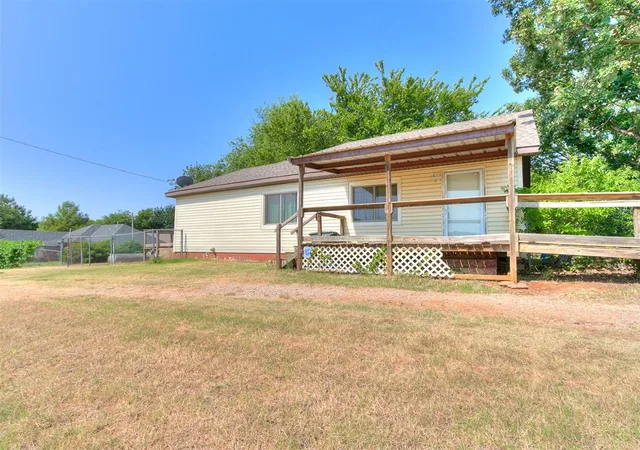 Photo 3 of Sale Pending at 21325 N Meridian Ave, Edmond, OK 73012 | MLS# 1243370 | Listing updated on 2026-08-12