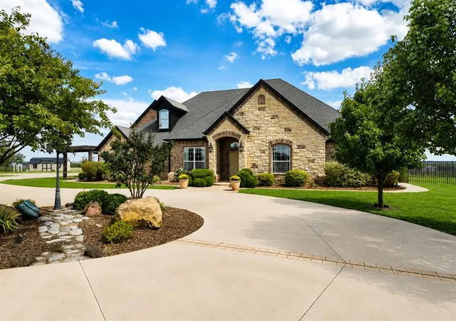2nd image of 298 N Aspen Dr, Blanchard, OK 73010 | MLS# 1243380