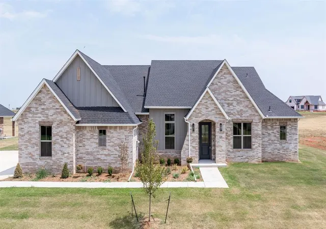 1st image of 6920 Lake View Ct, Cashion, OK 73016 | MLS# 1243386