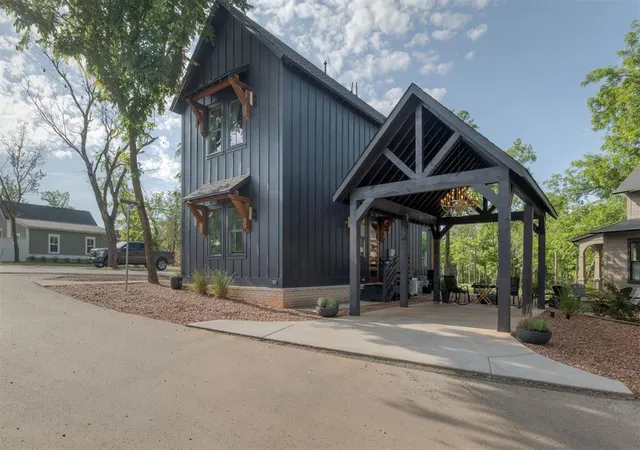 2nd image of 29370 Cottage Woods Rd, Norman, OK 73072 | MLS# 1243394